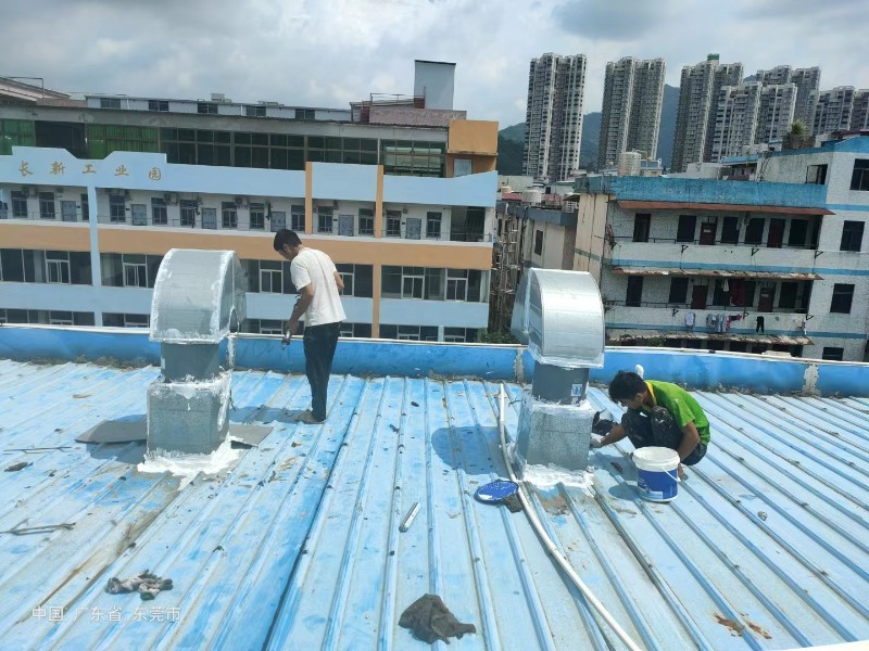 岱岳钢结构屋面涂料维修方法